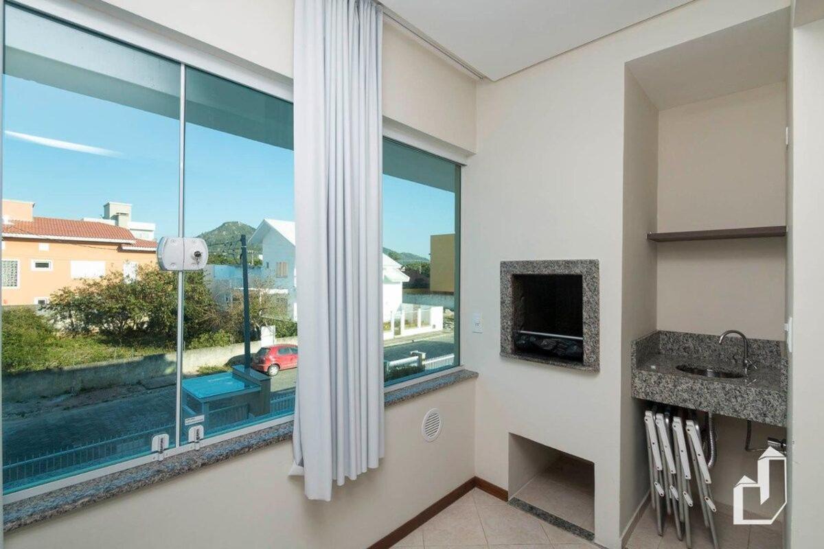 Apartamento Com 02 Dormitorios Aqui E So Trazer As Malas E Aproveitar As Ferias Bombinhas Exterior photo