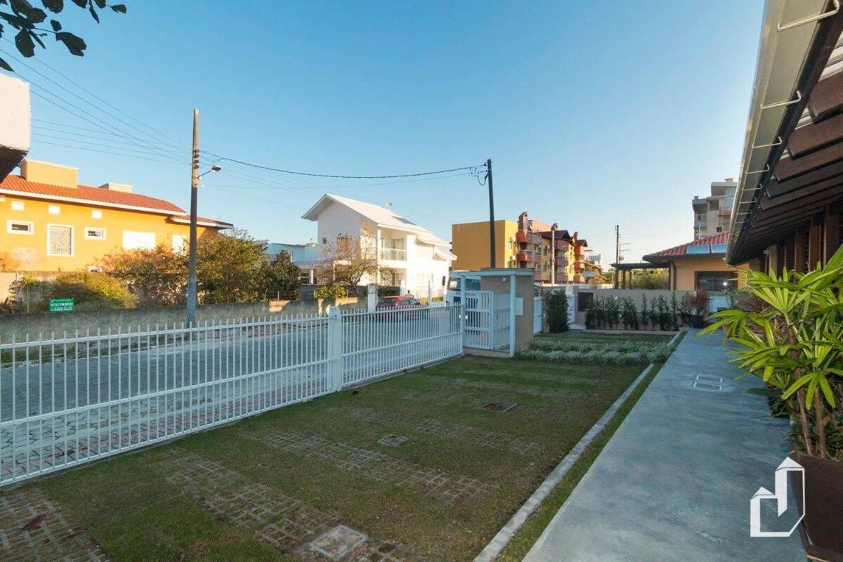 Apartamento Com 02 Dormitorios Aqui E So Trazer As Malas E Aproveitar As Ferias Bombinhas Exterior photo