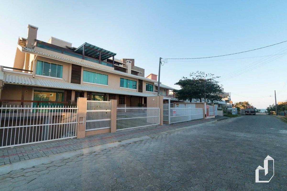 Apartamento Com 02 Dormitorios Aqui E So Trazer As Malas E Aproveitar As Ferias Bombinhas Exterior photo
