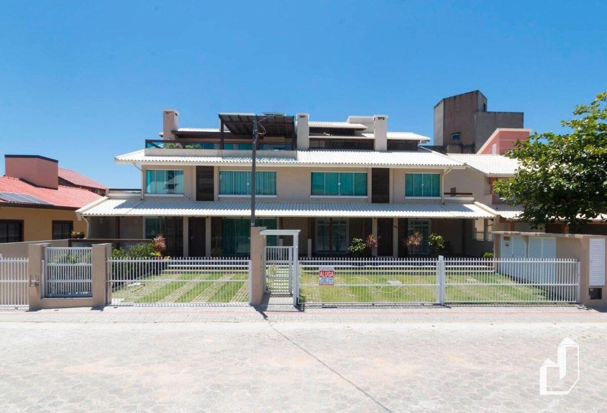 Apartamento Com 02 Dormitorios Aqui E So Trazer As Malas E Aproveitar As Ferias Bombinhas Exterior photo